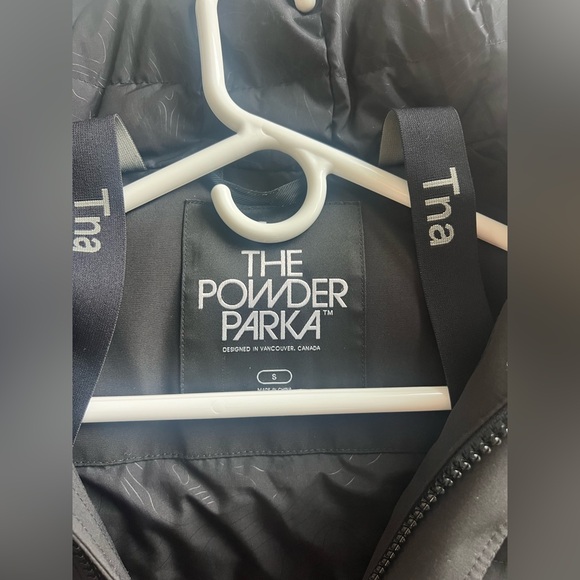 Aritzia Powder Parka Black - Picture 6 of 10